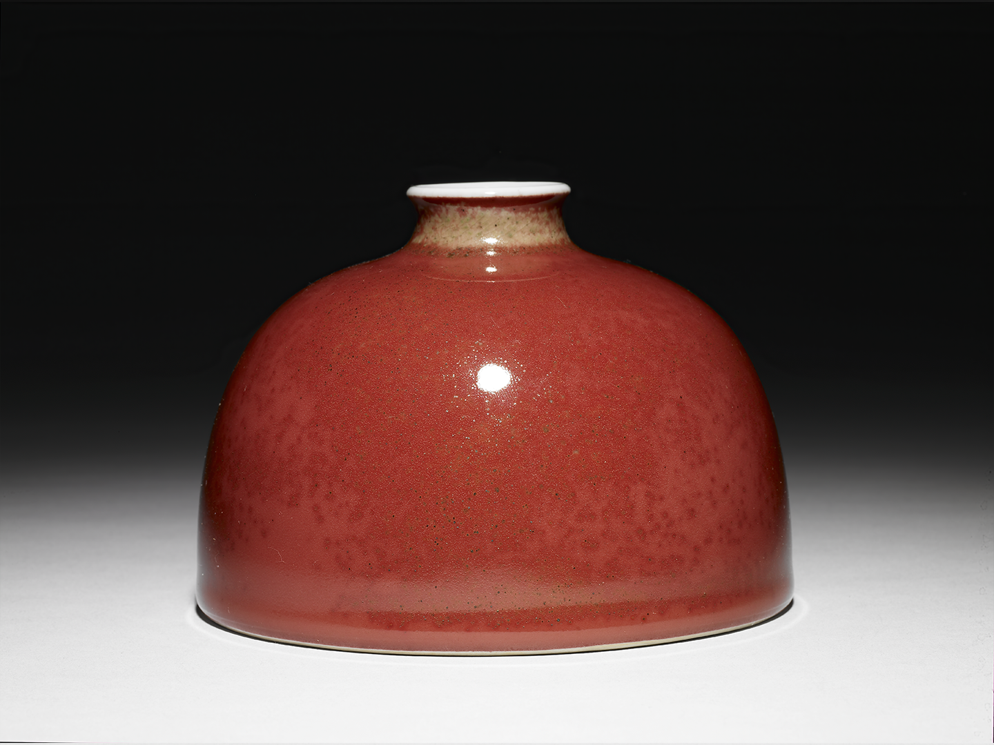 清時代 康熙年製 豆紅釉苹果尊・時代物・古陶磁・古賞物・旧家買出品 大清康熙年制豇豆红釉八大码豇豆红釉盘螭瓶10*20cm 苹果尊9*9cm
